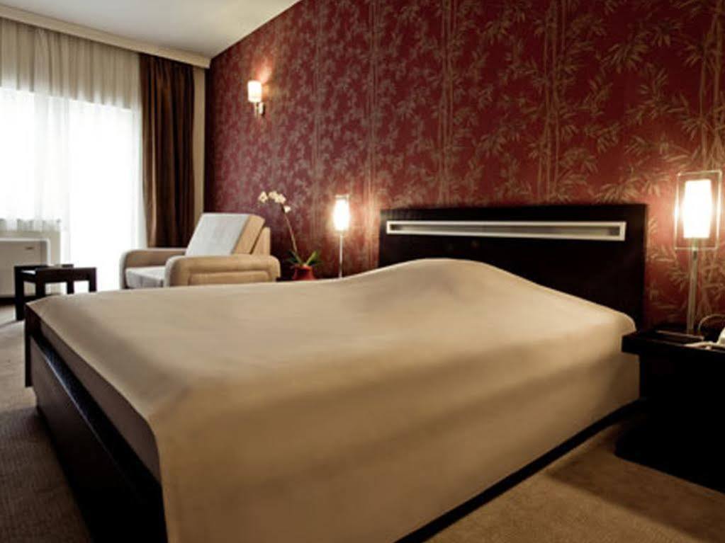 Hotel Forum Garni Subotica Esterno foto